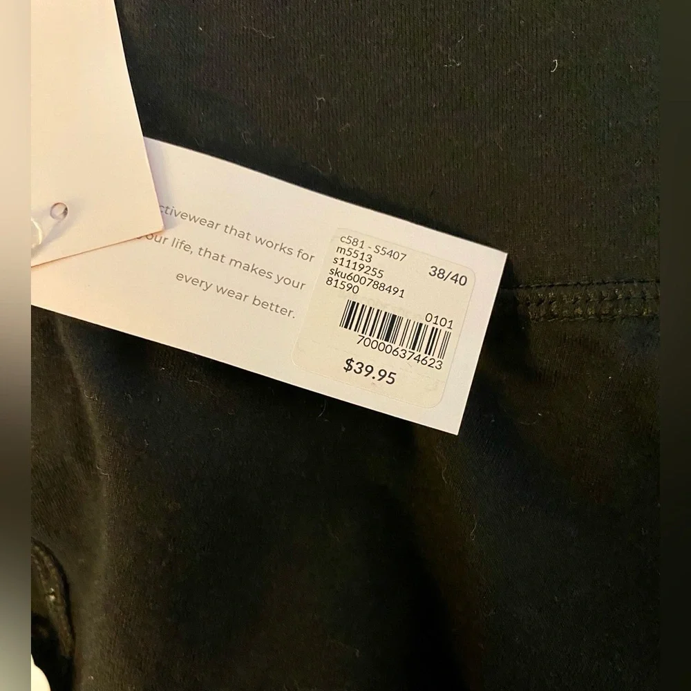 SOLD: Livi Biker Shorts | Size 38/40 | NWT - Picture 8 of 8